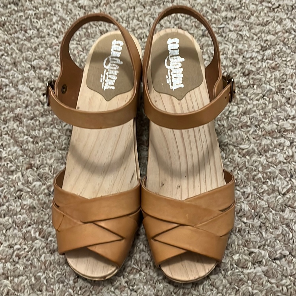 Size 39 Sandgrens Rio Grande high rise open toe clogs!
